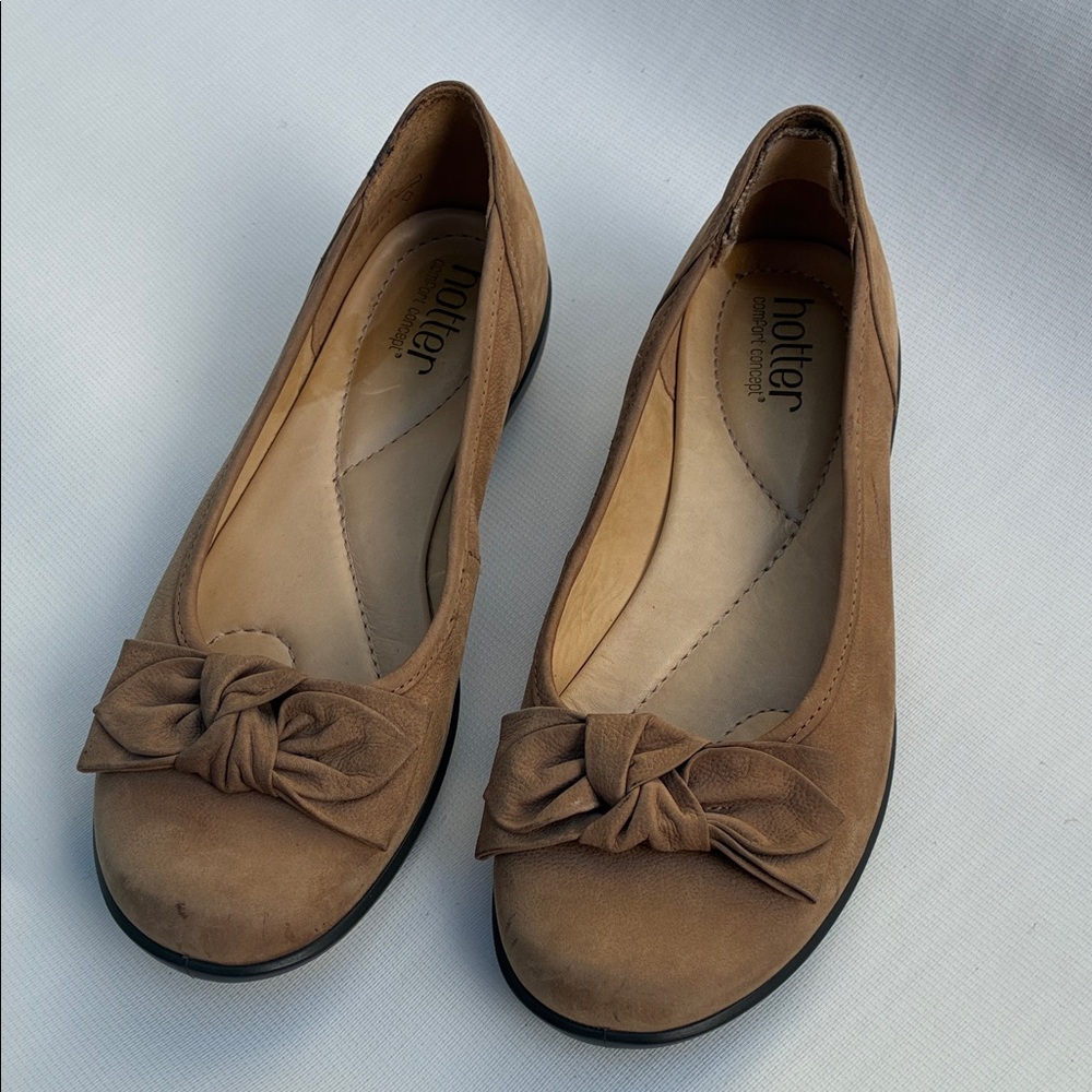 Hotter Women's tan flats
